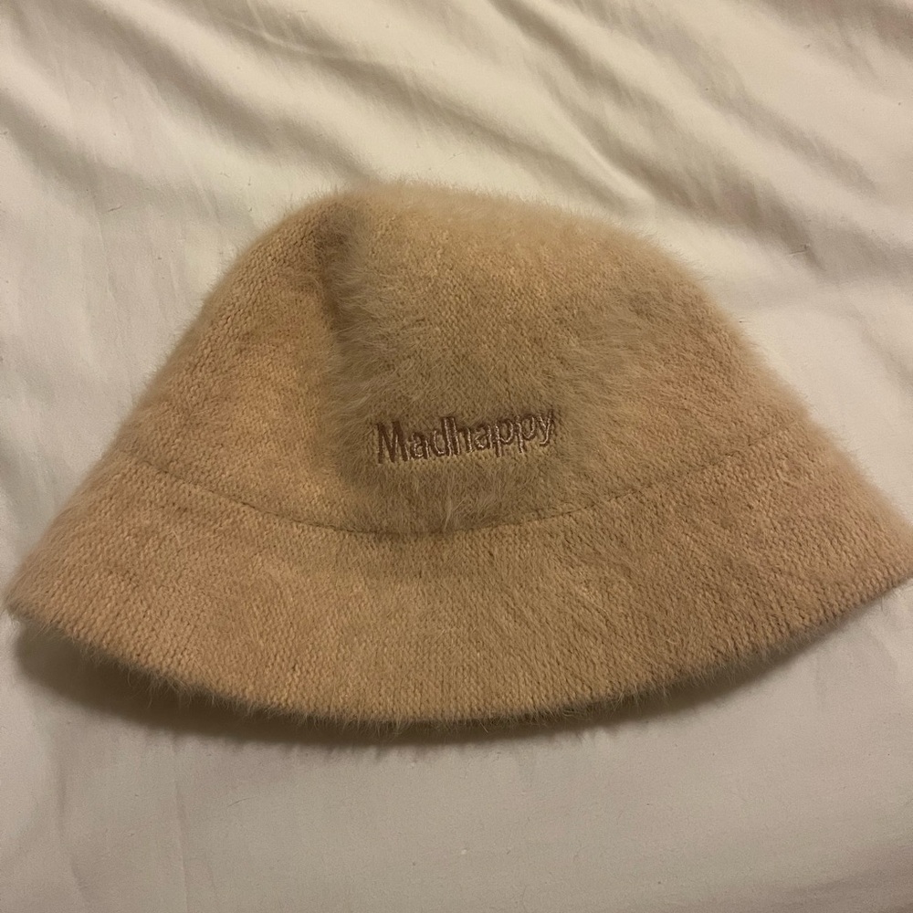 ULTRA RARE beige fuzzy MadHappy bucket hat